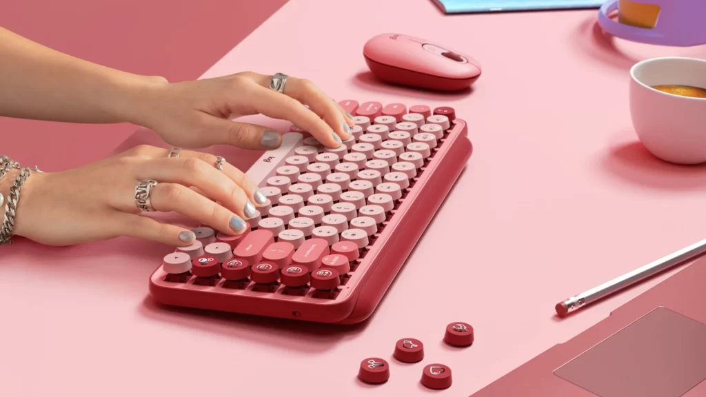 کیبورد صورتی لاجیتک مدل Pop Keys